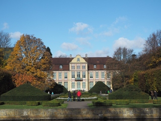 Jesienny widok na pałac